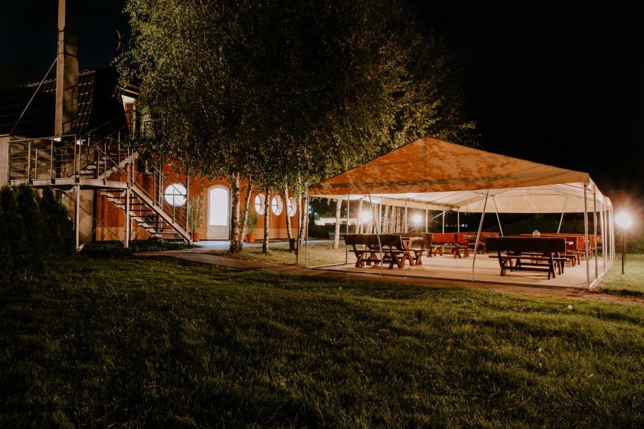 Lawendowy Ogrod Hotel Brzeg Luaran gambar