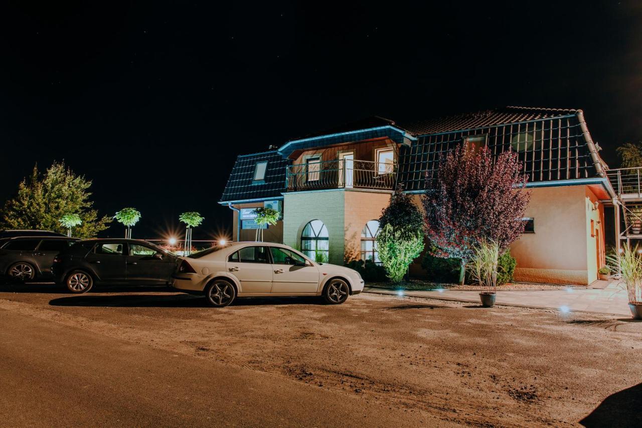 Lawendowy Ogrod Hotel Brzeg Luaran gambar